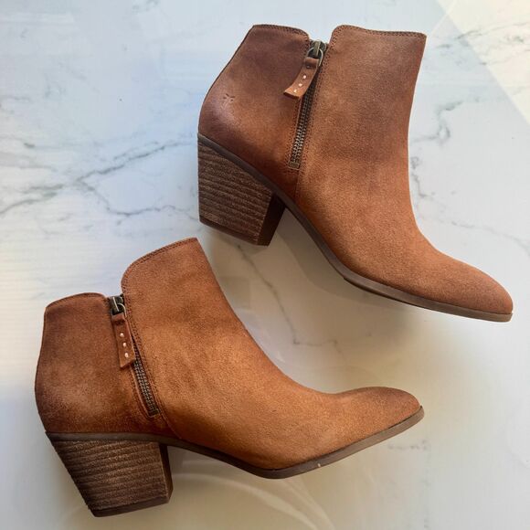 NIB FRYE Women's Judy Zip Bootie Cognac Boots 10 B US - Picture 4 of 15